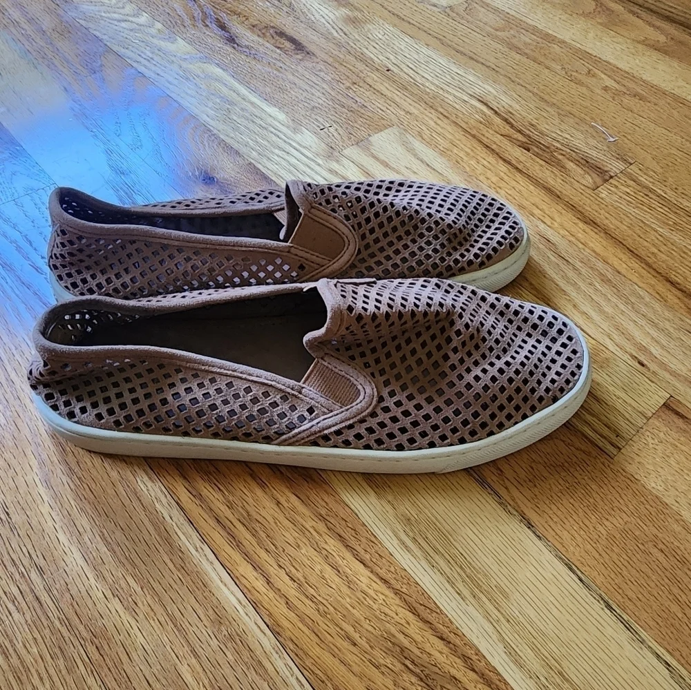 Tory Burch Jesse Perforated Leather Sneaker Slip Ons Size 8.5 Beach Coastal